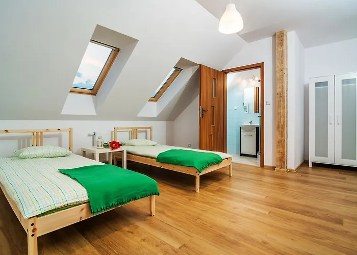 Folkowy Dwor 住宿加早餐酒店 Somonino